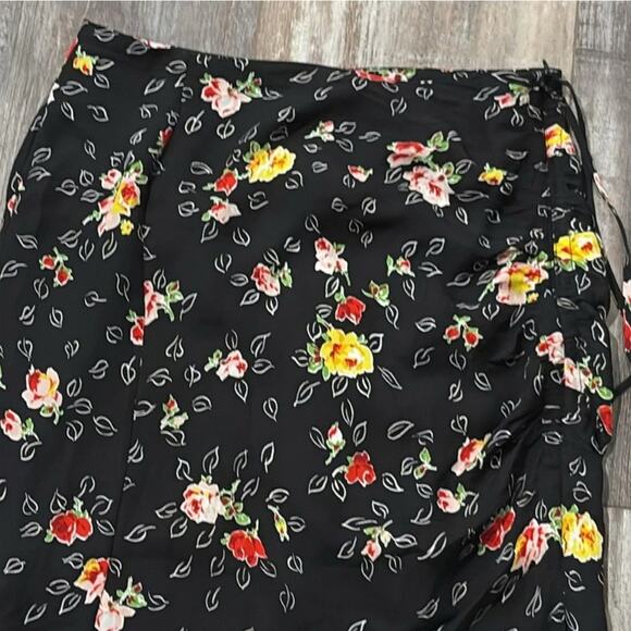 UEC Veronica Beard 100% SILK Black Midi Skirt with Floral Print SEXY SLIT SZ 4 - Picture 11 of 15
